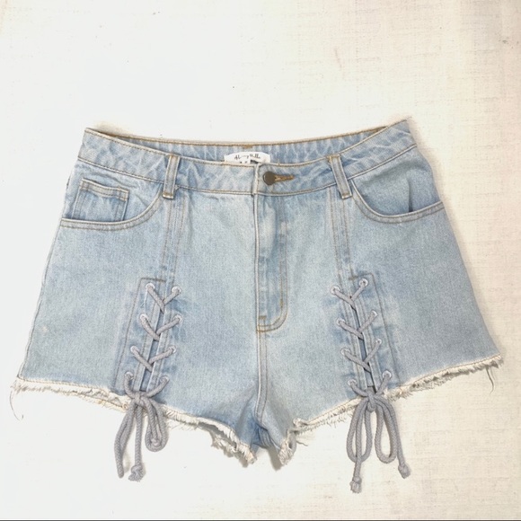 NWOt honey belle high rise shorts large - Picture 1 of 2